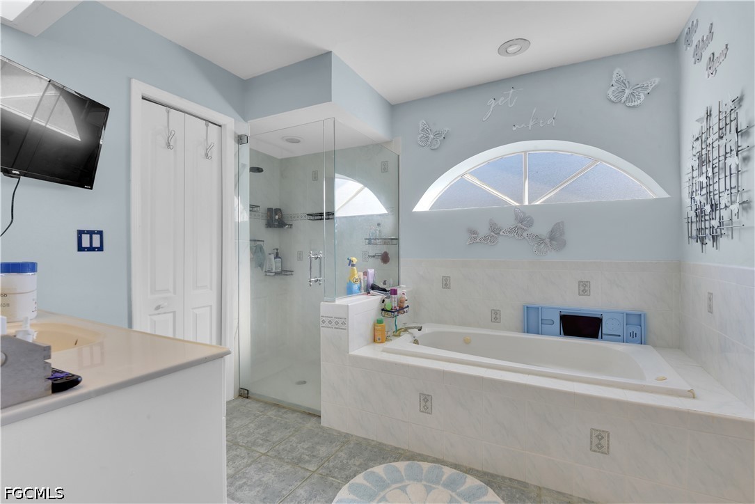 6 Bed Duplex for Sale in Lehigh Acres, FL, $420,000 — photo 8