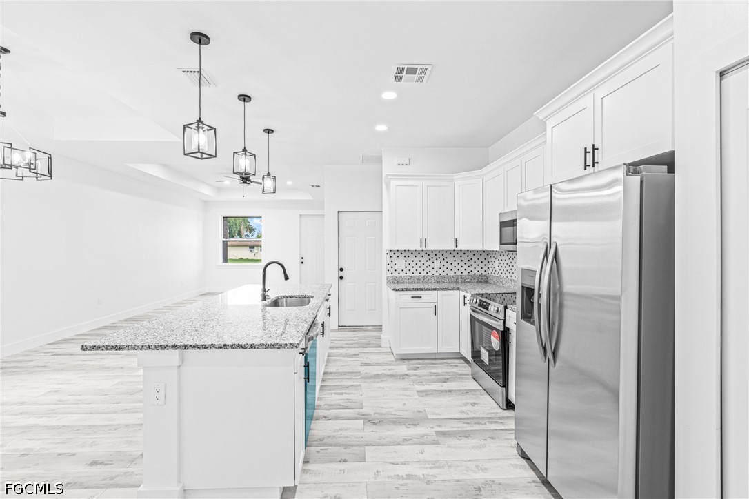 3 Bed SingleFamilyResidence for Sale in Fort Myers, FL — photo 8