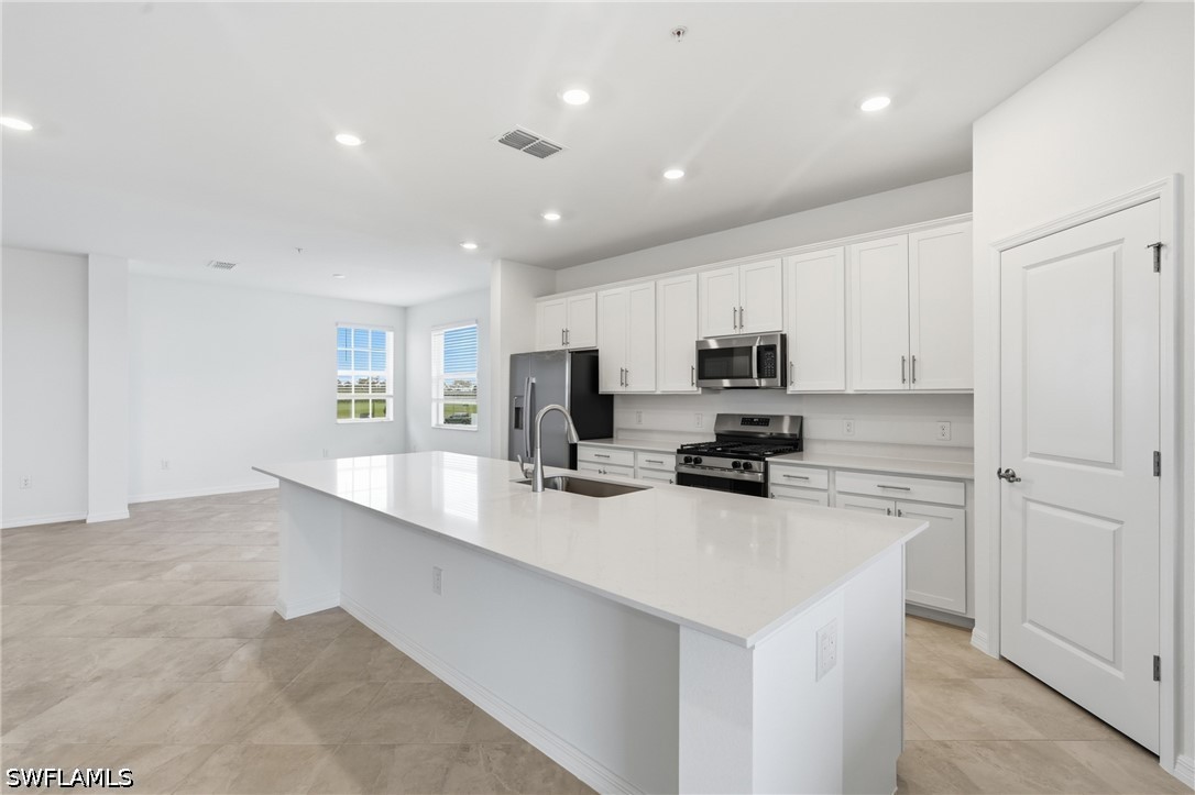 3 Bed Condominium for Sale in Webbs Reserve, FL, $2,500 — photo 8