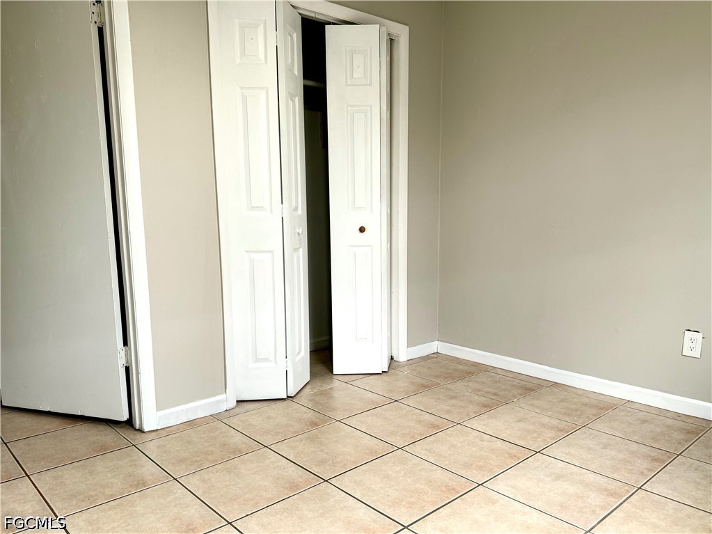 2 Bed Condominium for Sale in Fort Myers, FL, $1,100 — photo 8