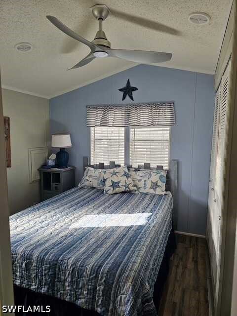 1 Bed ManufacturedHome for Sale in Limetree Park, FL — photo 8
