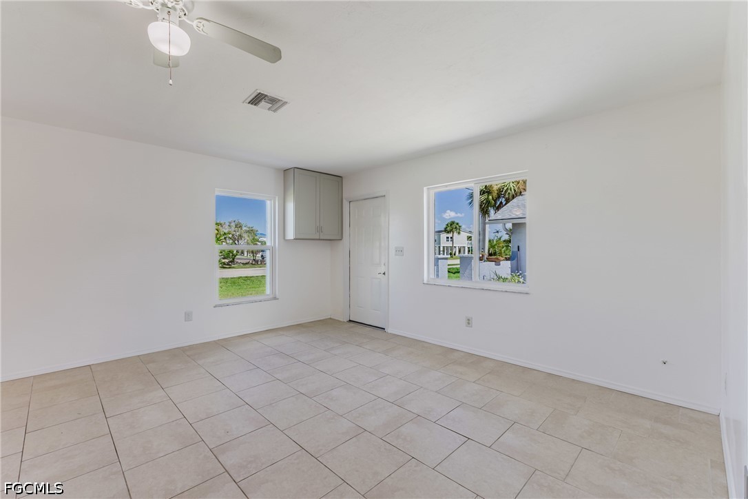 2 Bed Attached for Sale in Pinewood Villas, FL, $160,000 — photo 8