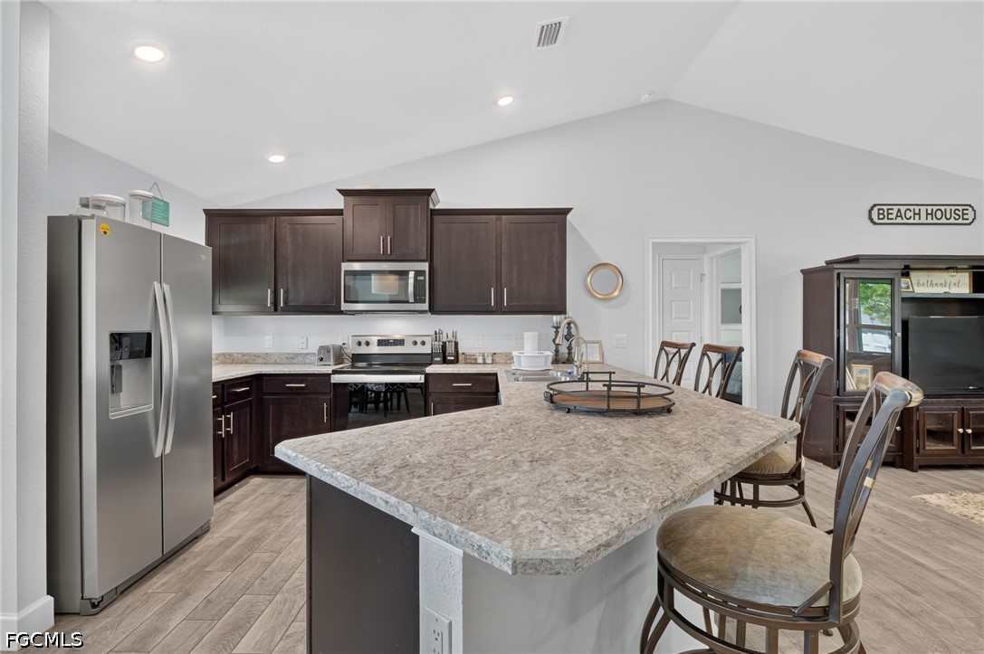 3 Bed SingleFamilyResidence for Sale in Cape Coral, photo 8