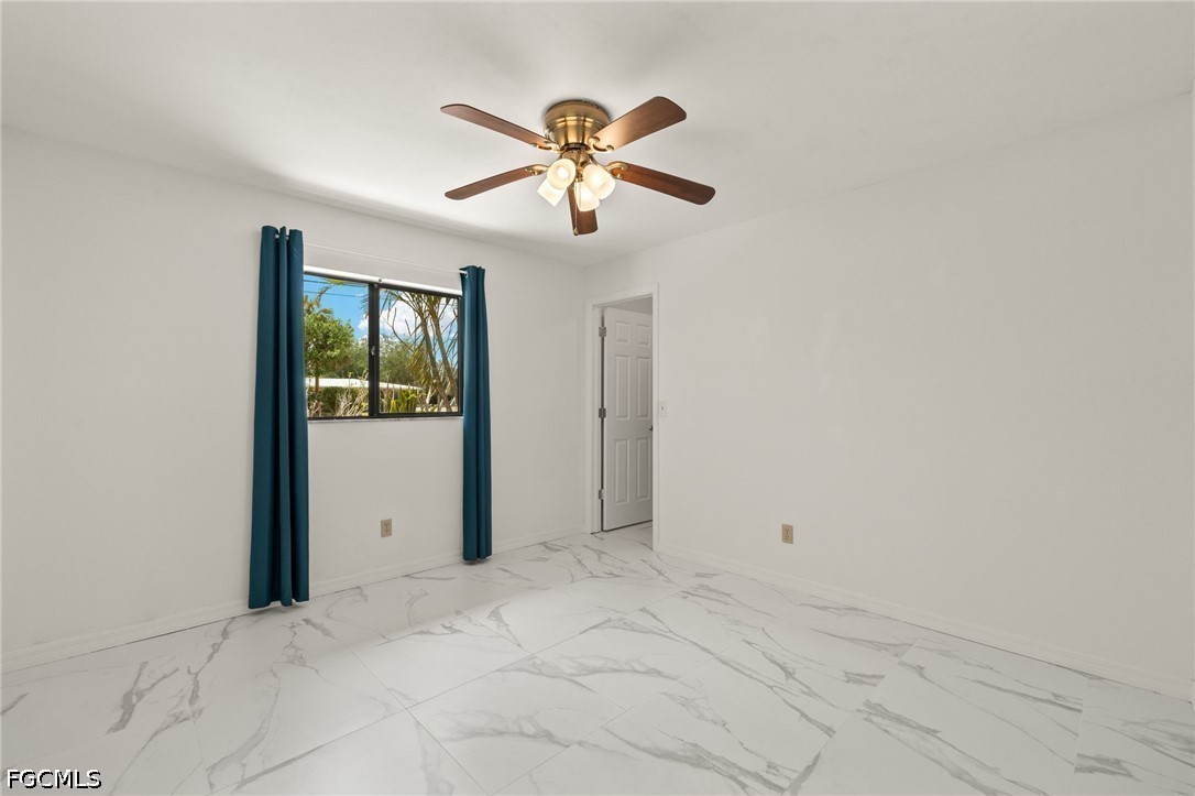 3 Bed SingleFamilyResidence for Sale in Fort Myers, photo 8