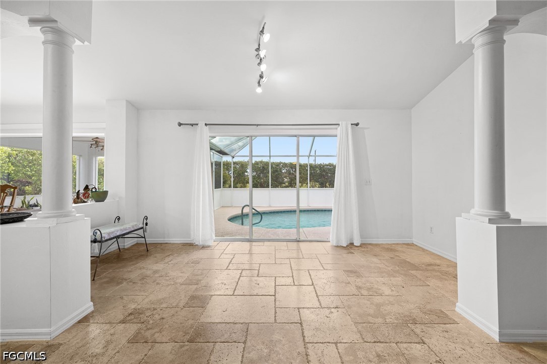 3 Bed Pool Home for Sale in Varsity Lakes, photo 8