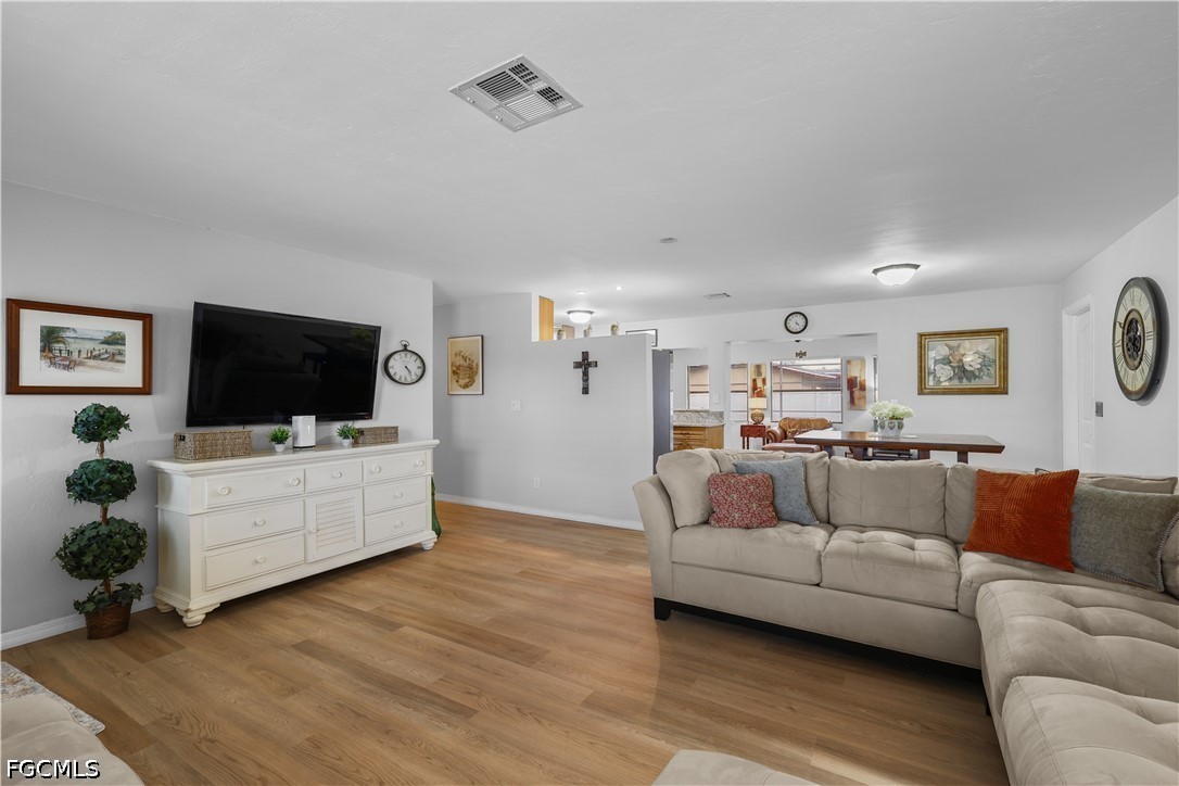 3 Bed Pool Home for Sale in Cape Coral, photo 8