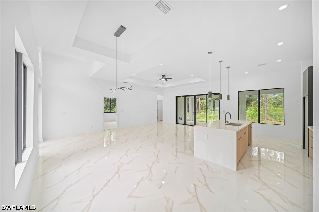4 Bed SingleFamilyResidence for Sale in 900 Building, FL — photo 8