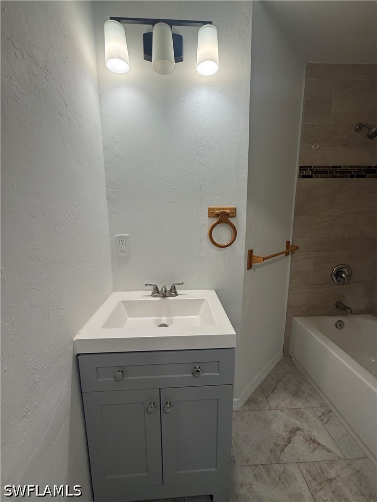 1 Bed SingleFamilyResidence for Sale in Naples, FL, $1,599 — photo 8