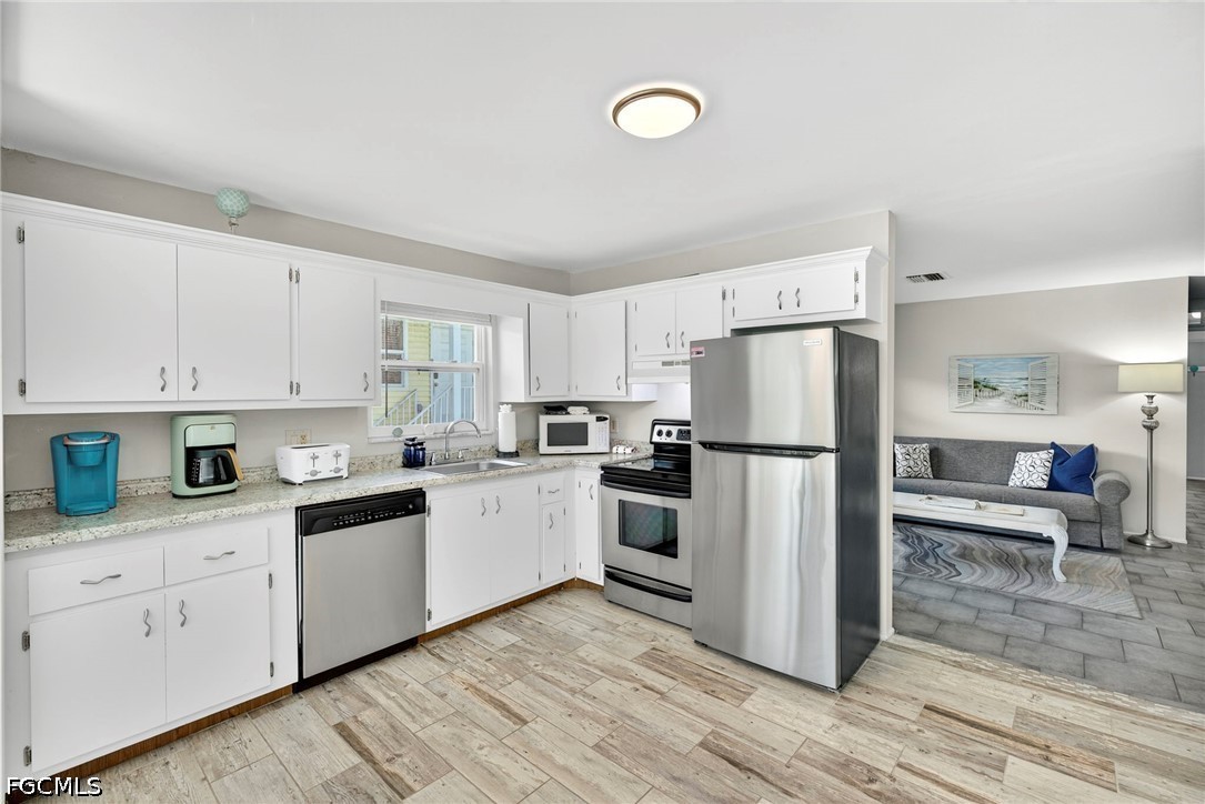 6 Bed Quadruplex for Sale in Seagrape, photo 8