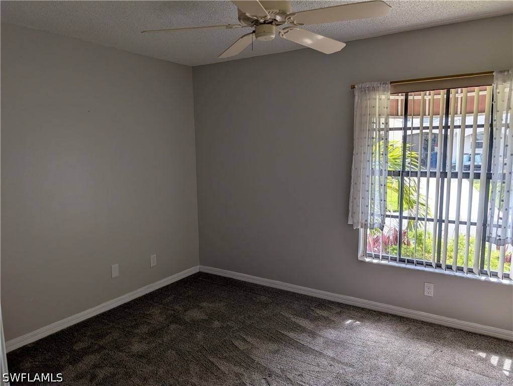 2 Bed SingleFamilyResidence for Sale in Fort Myers, FL — photo 8