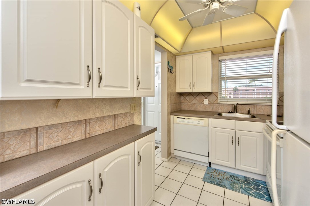 2 Bed Condominium for Sale in Naples, FL, $3,000 — photo 8