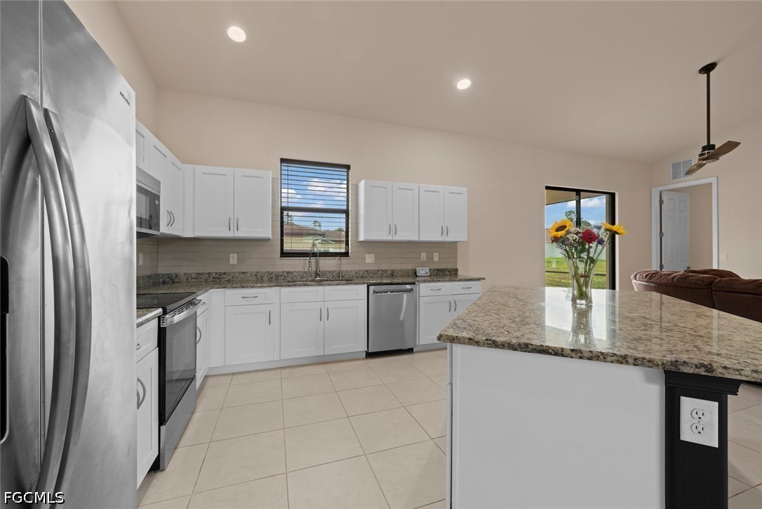4 Bed SingleFamilyResidence for Sale in Lehigh Acres, photo 8