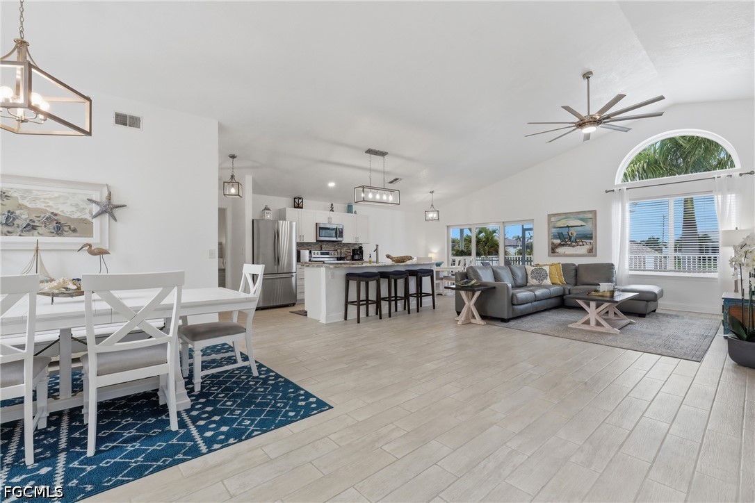 3 Bed Pool Home for Sale in Cape Coral, photo 8