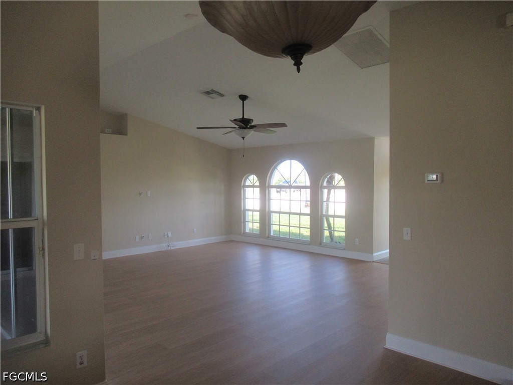 3 Bed SingleFamilyResidence for Sale in Cape Coral, photo 8