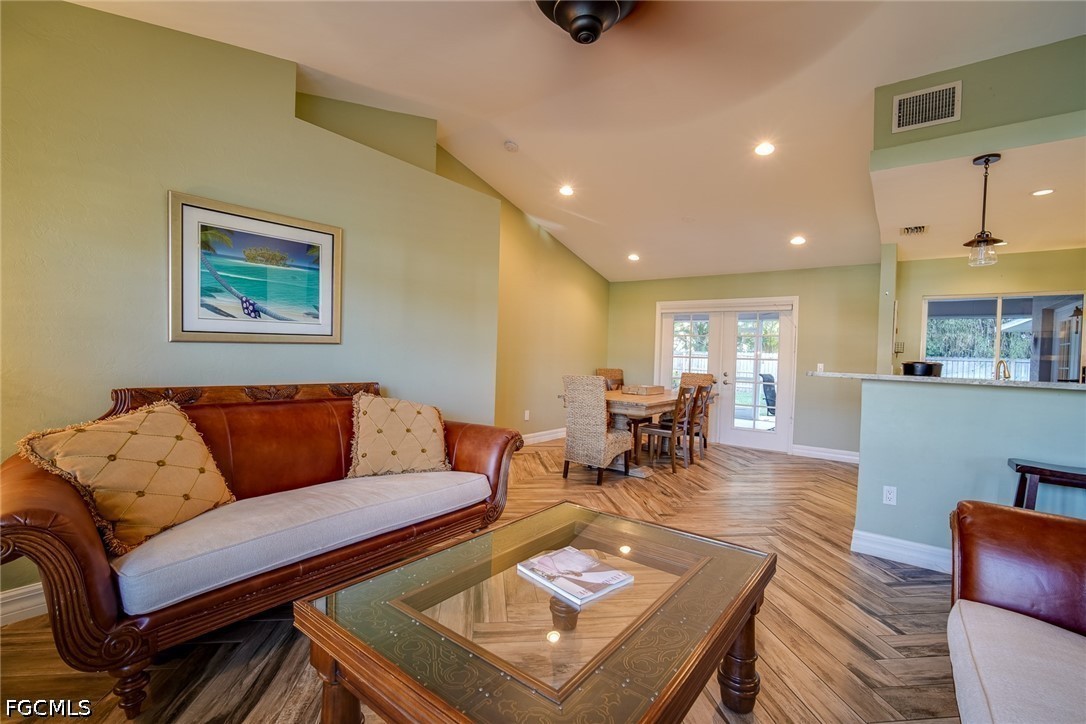 3 Bed SingleFamilyResidence for Sale in Banyan Cove, FL — photo 8