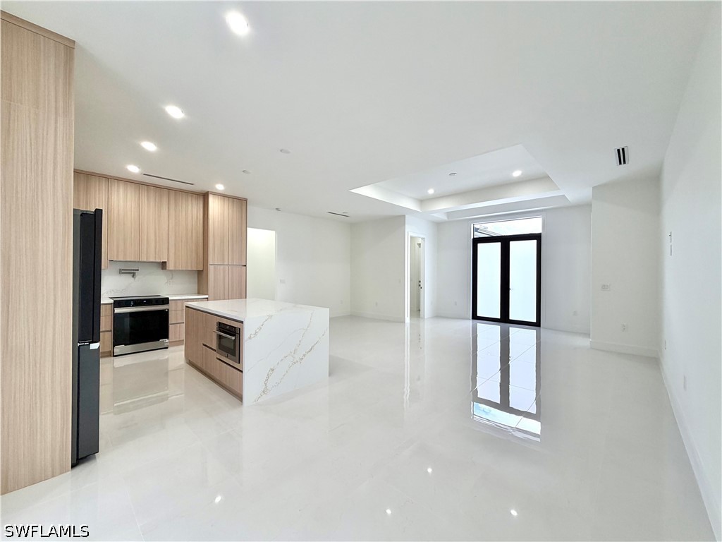 4 Bed SingleFamilyResidence for Sale in Naples, FL, $629,900 — photo 8