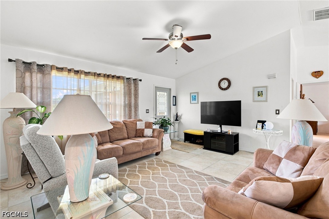 3 Bed Pool Home for Sale in Cape Coral, photo 8