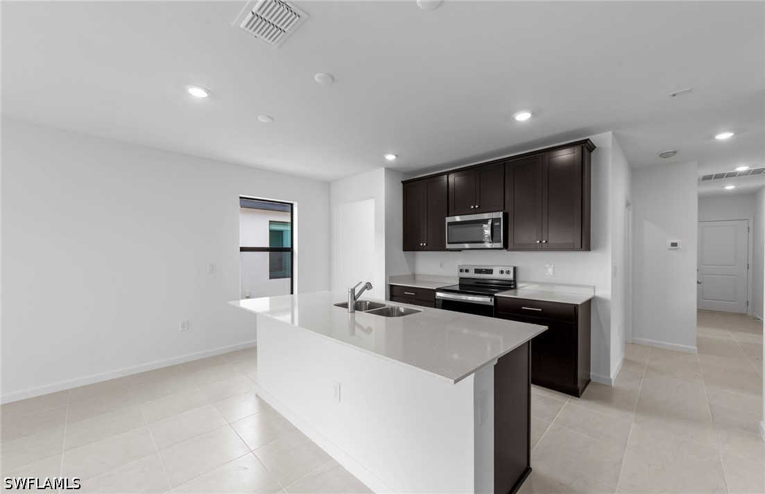 4 Bed SingleFamilyResidence for Sale in Caloosa Cove, FL — photo 8