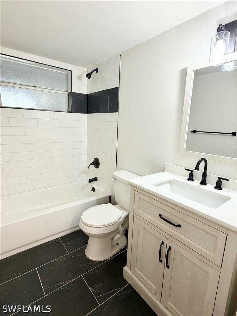 2 Bed Condominium for Sale in Bonita Springs, FL, $1,950 — photo 8