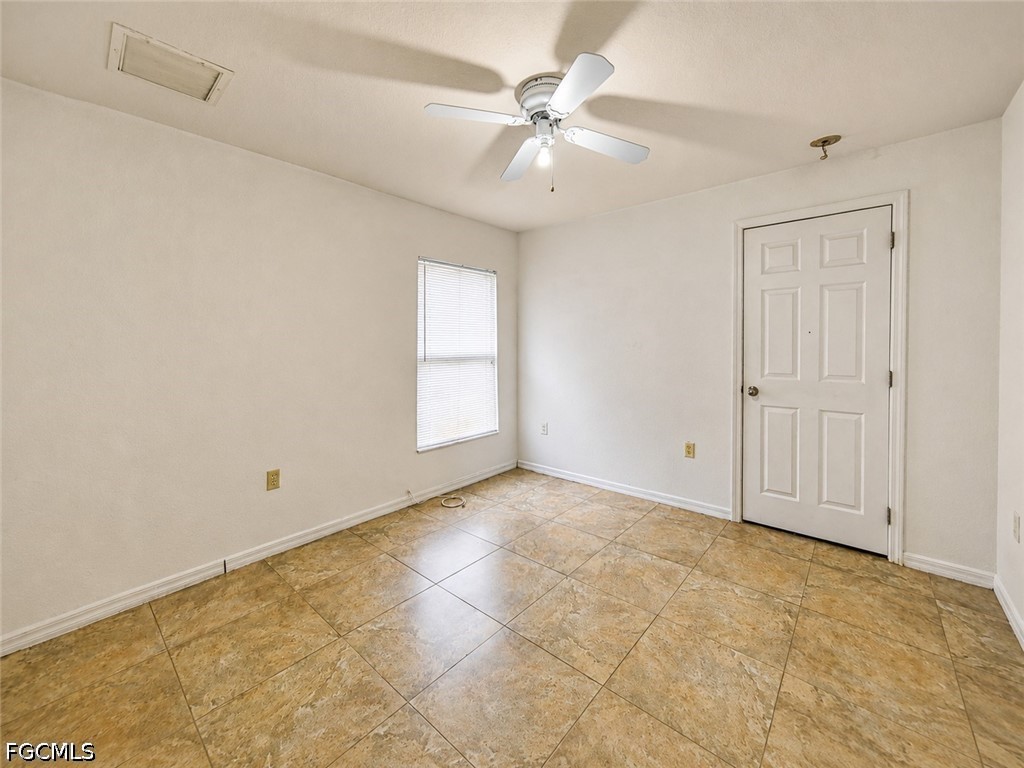 4 Bed SingleFamilyResidence for Sale in Lehigh Acres, photo 8