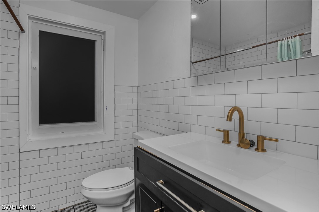3 Bed SingleFamilyResidence for Sale in Russell Park, photo 8