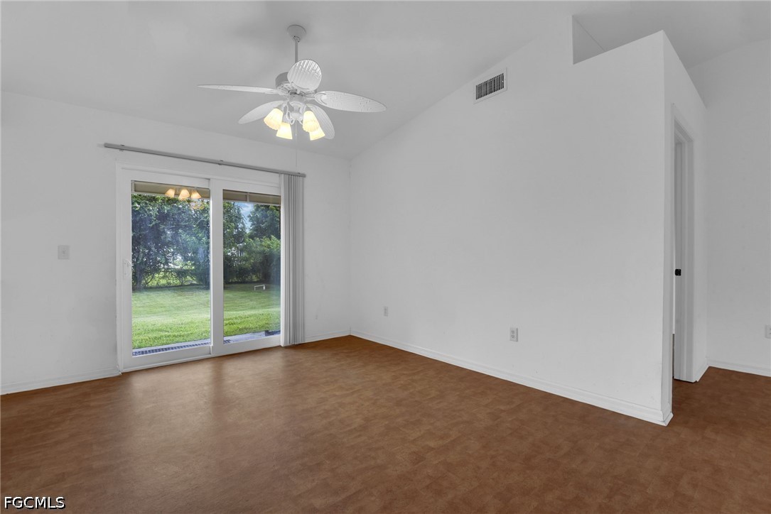 2 Bed SingleFamilyResidence for Sale in Lehigh Acres, photo 8