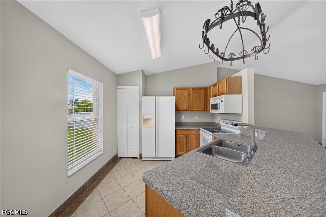 3 Bed SingleFamilyResidence for Sale in Cape Coral, photo 8