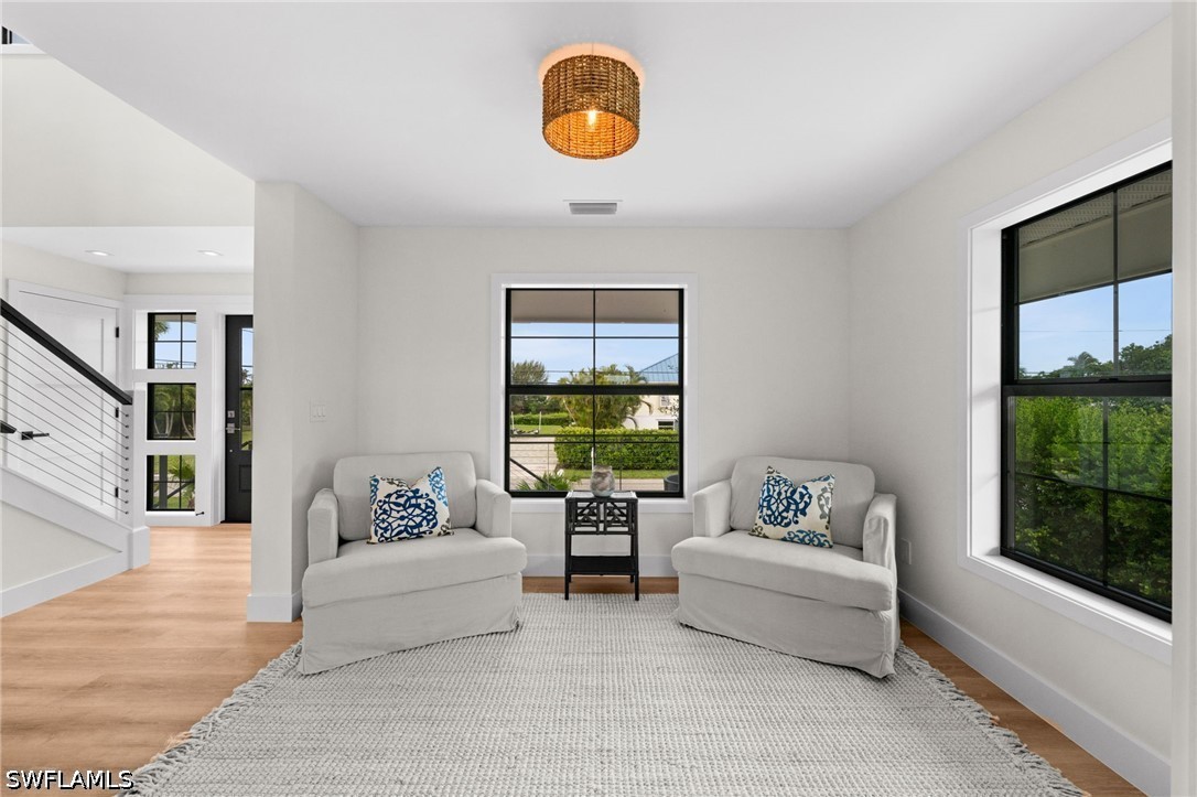 4 Bed SingleFamilyResidence for Sale in Sanibel, photo 8