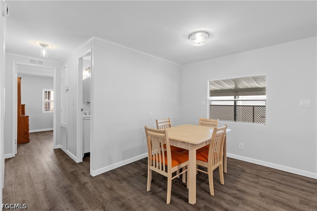 2 Bed ManufacturedHome for Sale in Tamiami Village, photo 8