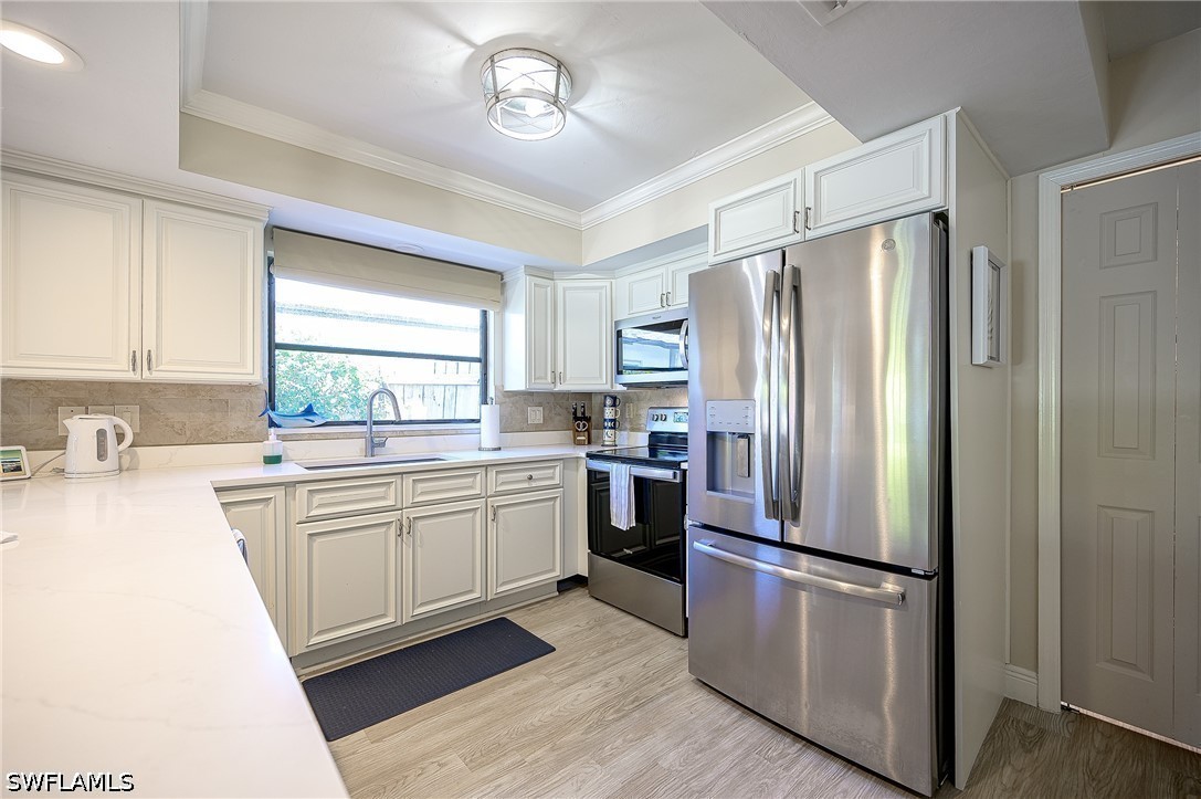 3 Bed Pool Home for Sale in Naples Park, photo 8