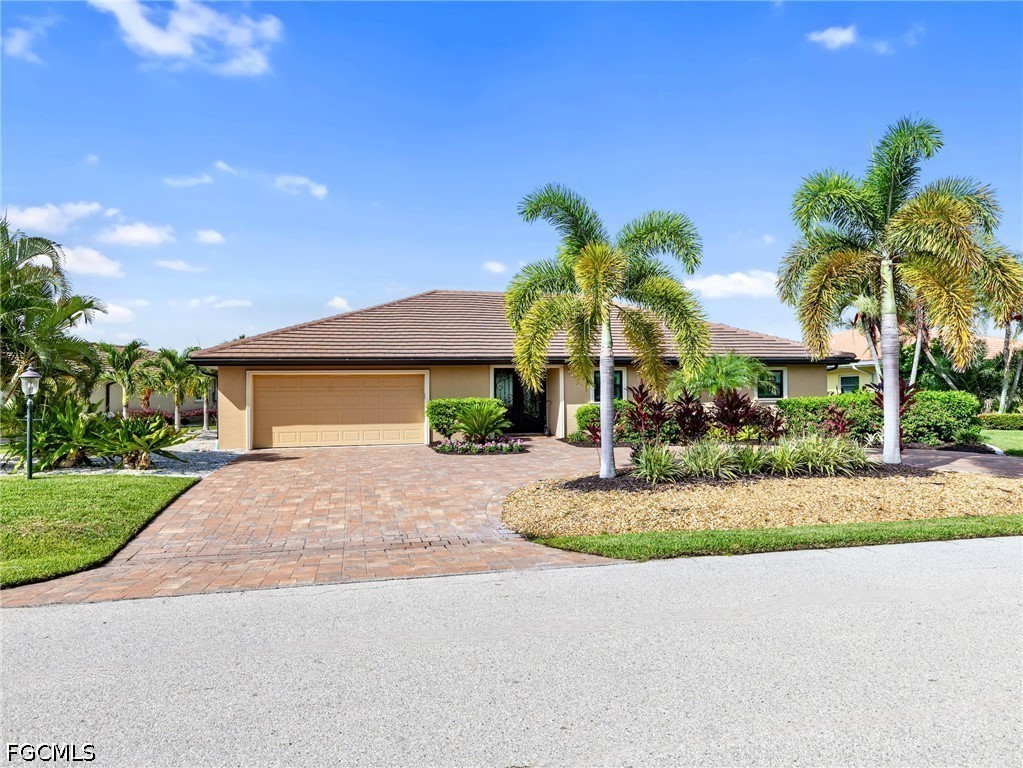 3 Bed Pool Home for Sale in Palm Acres, photo 8