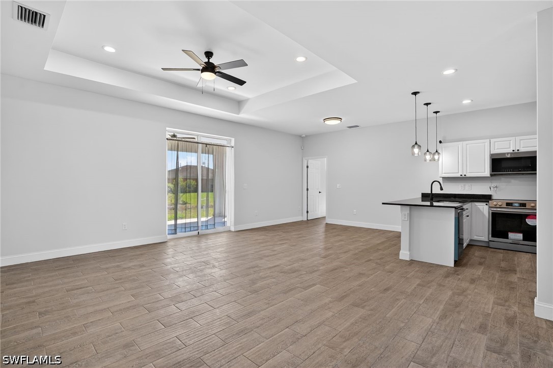 3 Bed SingleFamilyResidence for Sale in Lehigh Acres, photo 8