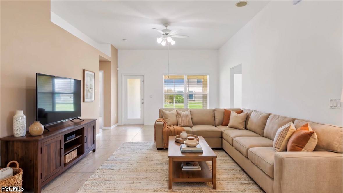 4 Bed SingleFamilyResidence for Sale in Town Lakes, photo 8