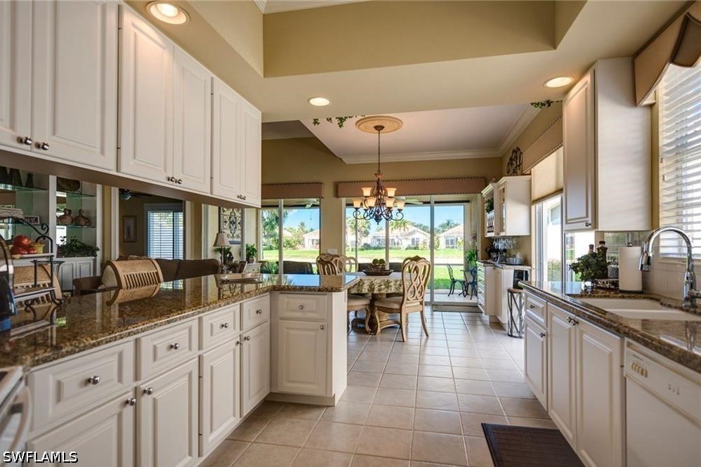 3 Bed Waterfront Home for Sale in Village Walk, photo 8