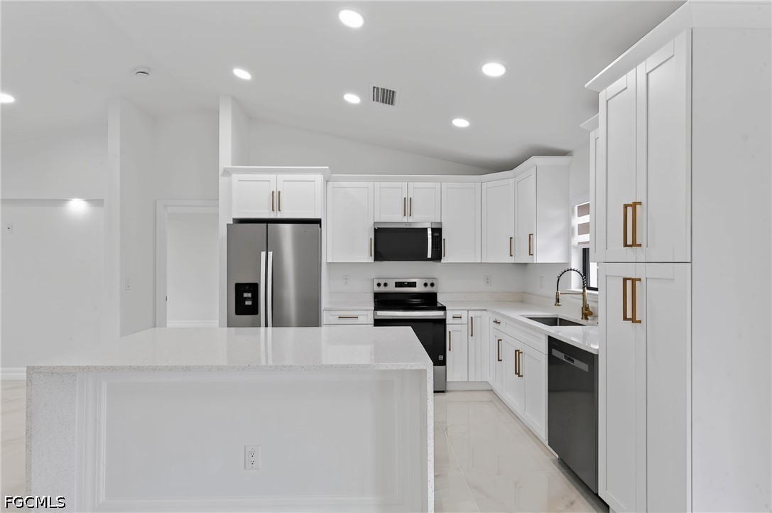 3 Bed Pool Home for Sale in Cape Coral, photo 8