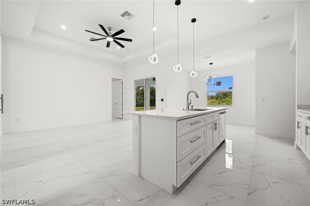 3 Bed SingleFamilyResidence for Sale in Lehigh Acres, photo 8