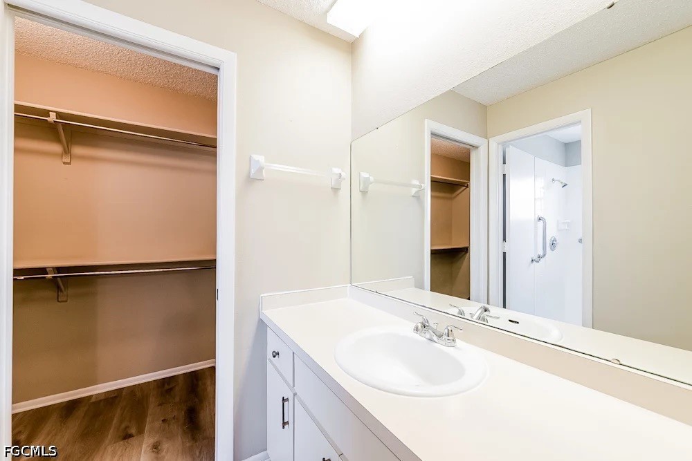 3 Bed SingleFamilyResidence for Sale in Sarasota, photo 8