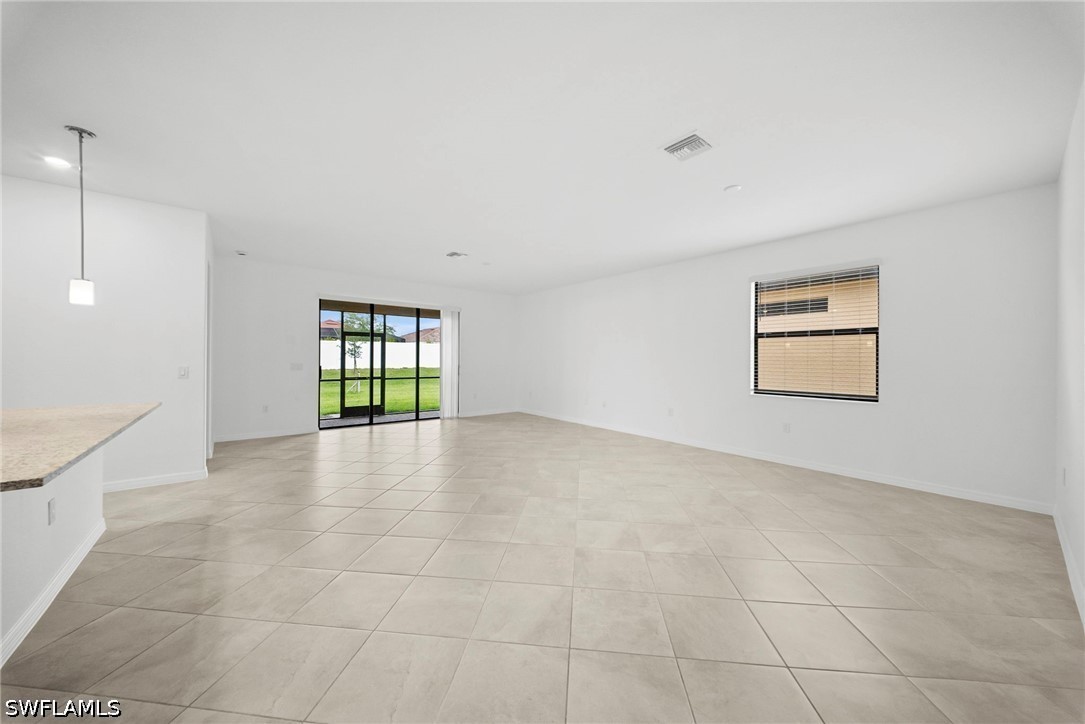 4 Bed SingleFamilyResidence for Sale in Portico, photo 8
