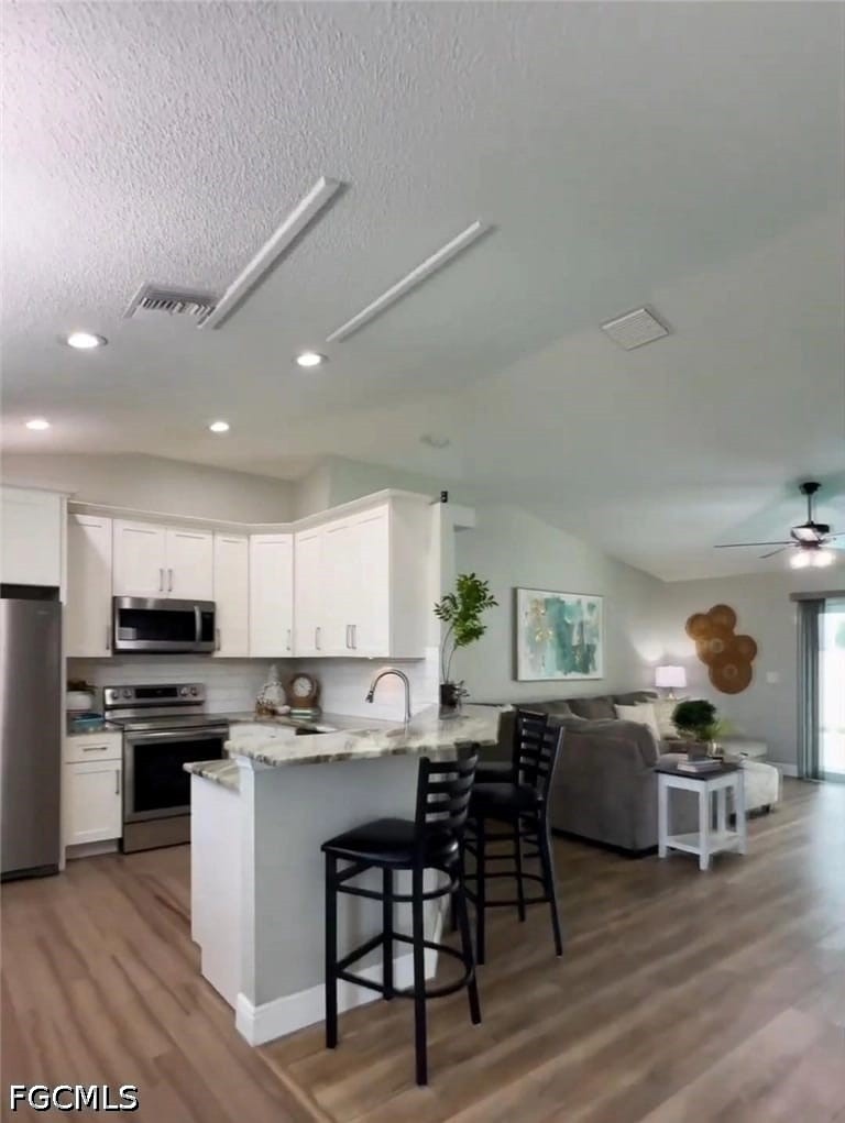 3 Bed Pool Home for Sale in Clearwater, photo 8