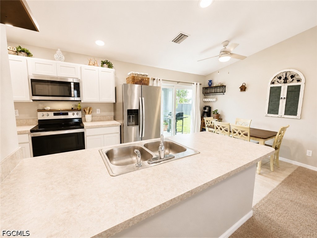3 Bed SingleFamilyResidence for Sale in Cape Coral, photo 8