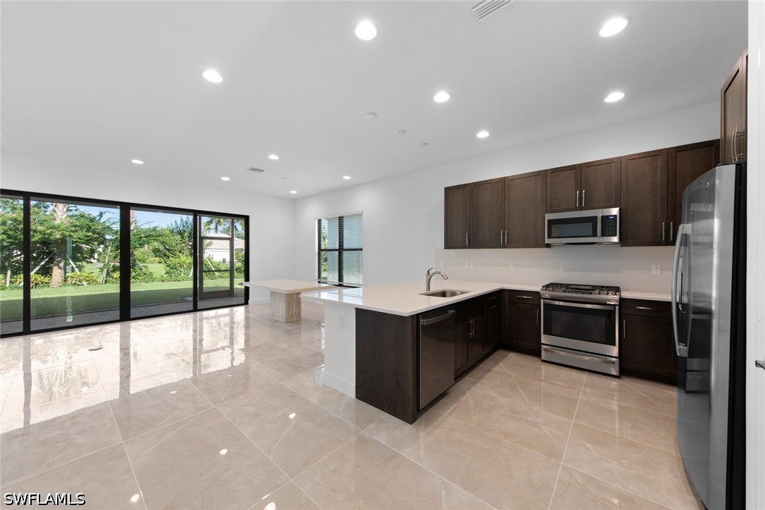 3 Bed SingleFamilyResidence for Sale in Estero, photo 8