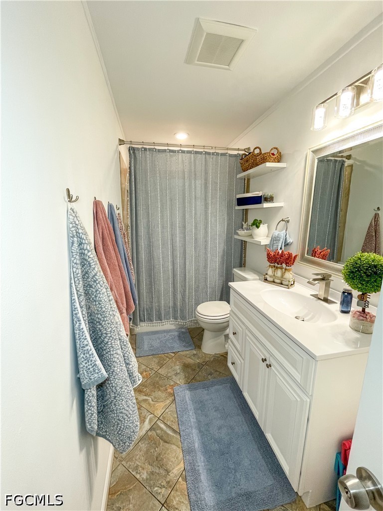 4 Bed Pool Home for Sale in Granada Terrace, photo 8