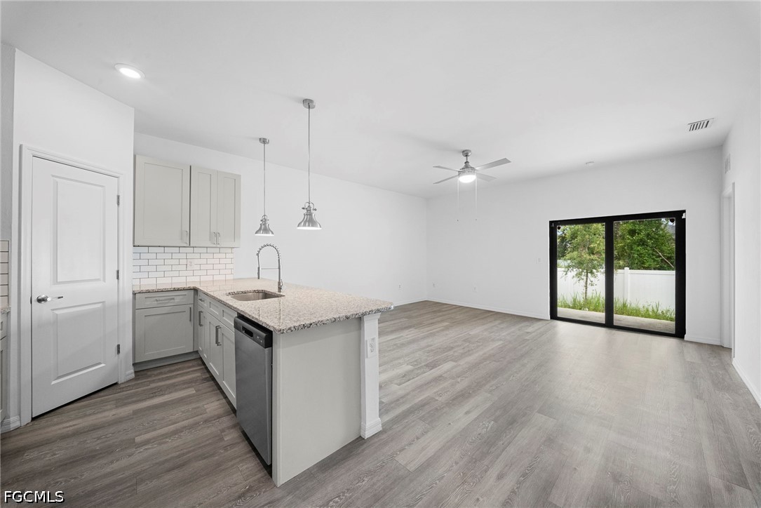 3 Bed Duplex for Sale in Lehigh Estates, photo 8
