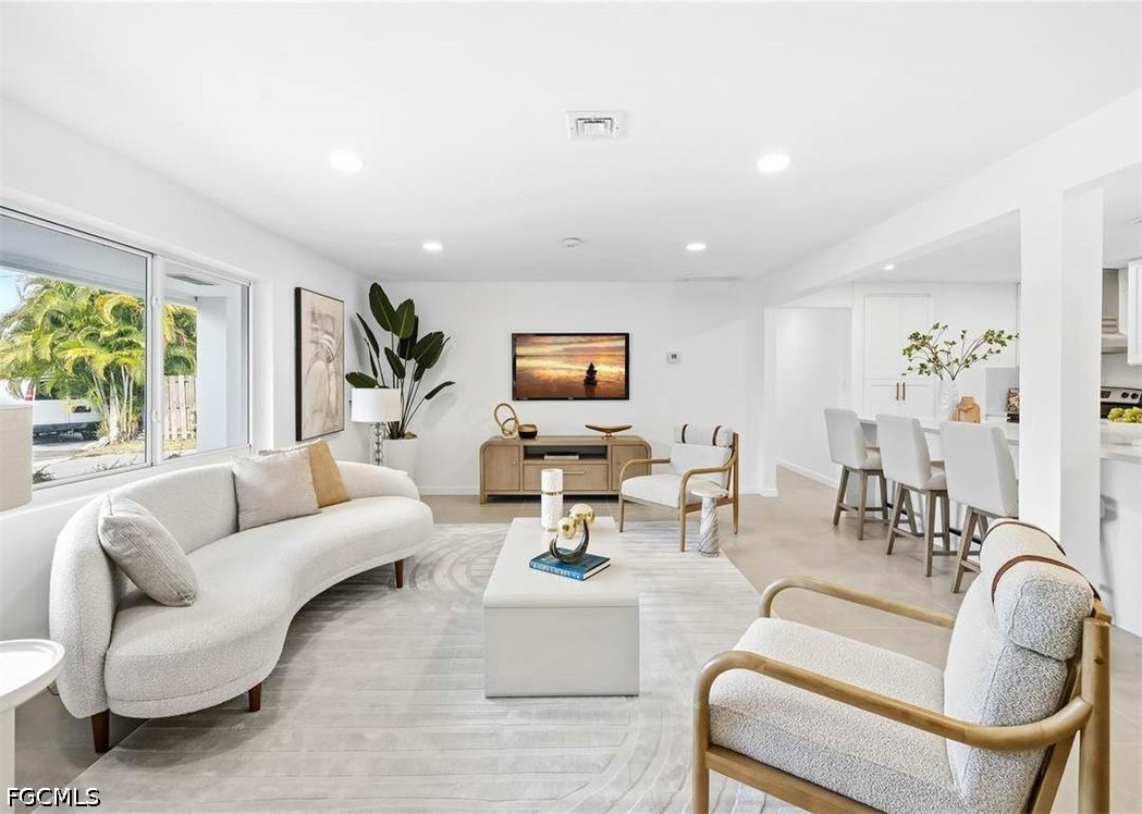 3 Bed SingleFamilyResidence for Sale in Pompano Beach, photo 8