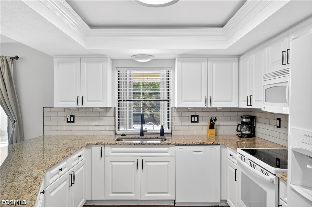 3 Bed Pool Home for Sale in Cape Coral, photo 8