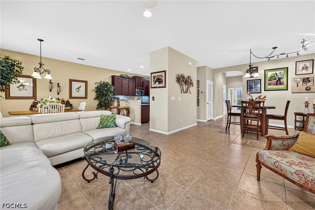 3 Bed SingleFamilyResidence for Sale in Verdmont, photo 8