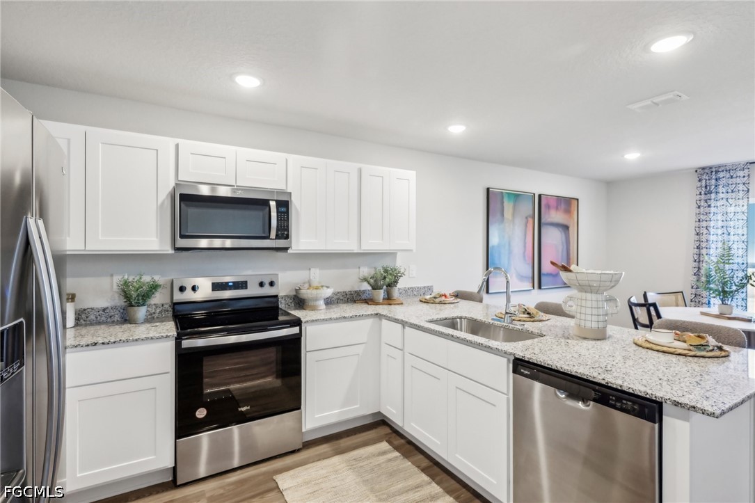 3 Bed SingleFamilyResidence for Sale in Lehigh Acres, photo 8