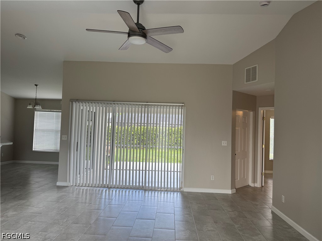 3 Bed SingleFamilyResidence for Sale in Cape Coral, photo 8