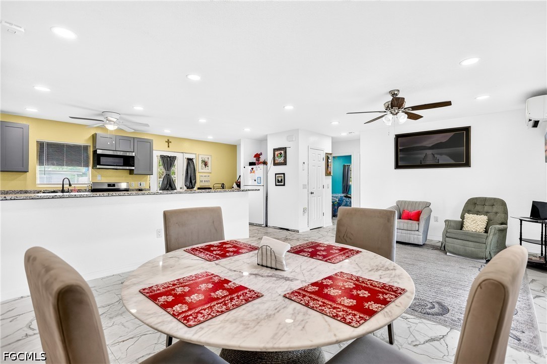 2 Bed SingleFamilyResidence for Sale in Port Charlotte, photo 8