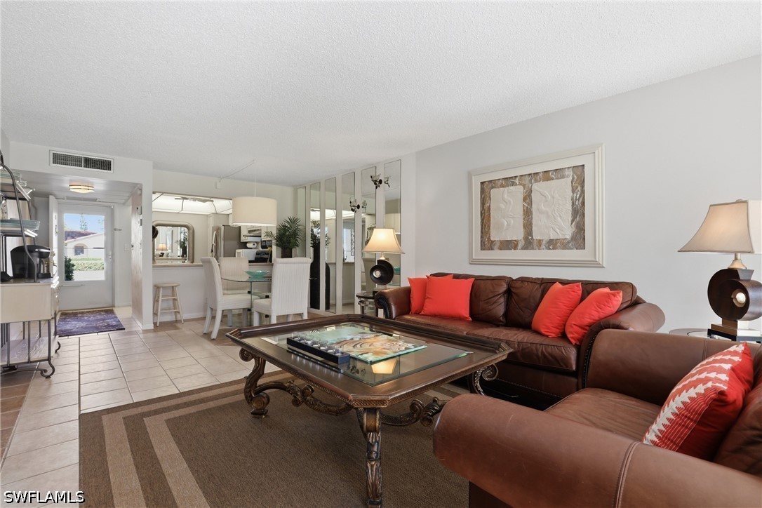 2 Bed Condominium for Sale in Forest Lakes, photo 8